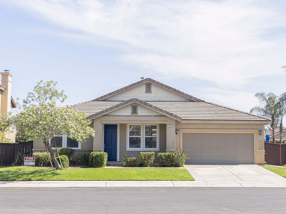 3 Bed/2 Full bath Single story 2,080 sq. ft. home with a tandem 3 car garage