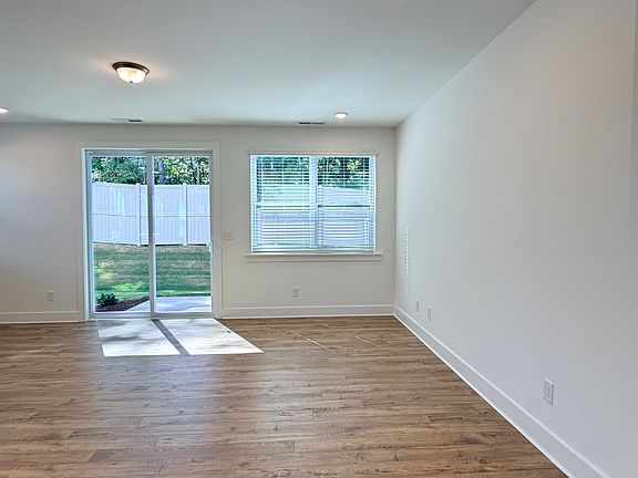 5th image of 2913 Spring Manor Way
