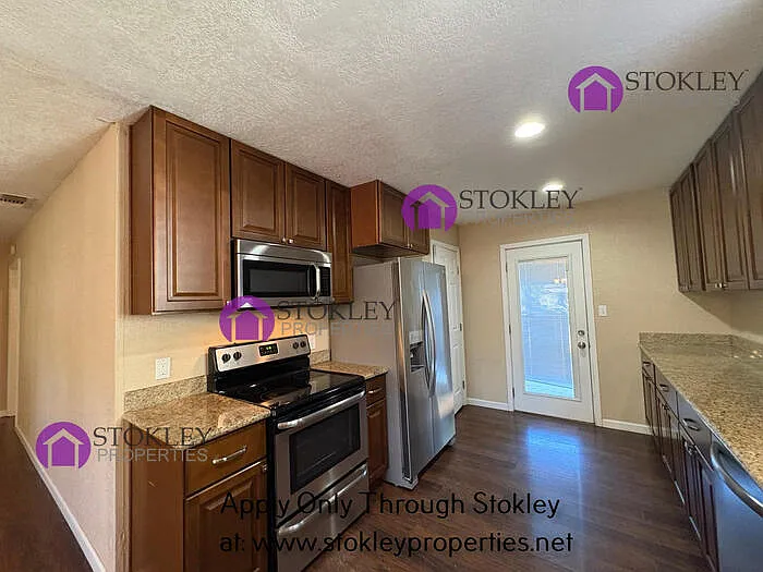 166 Lois Ct — Photo 9