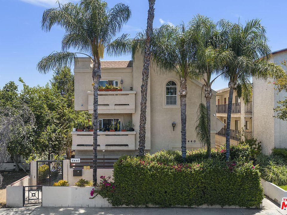 1st image of 6440 Balboa Blvd