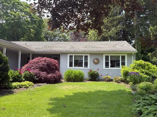 130 Parkway South, New London, CT 06320