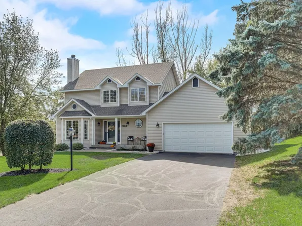 703 Woodcrest Dr N, Hudson, WI 54016