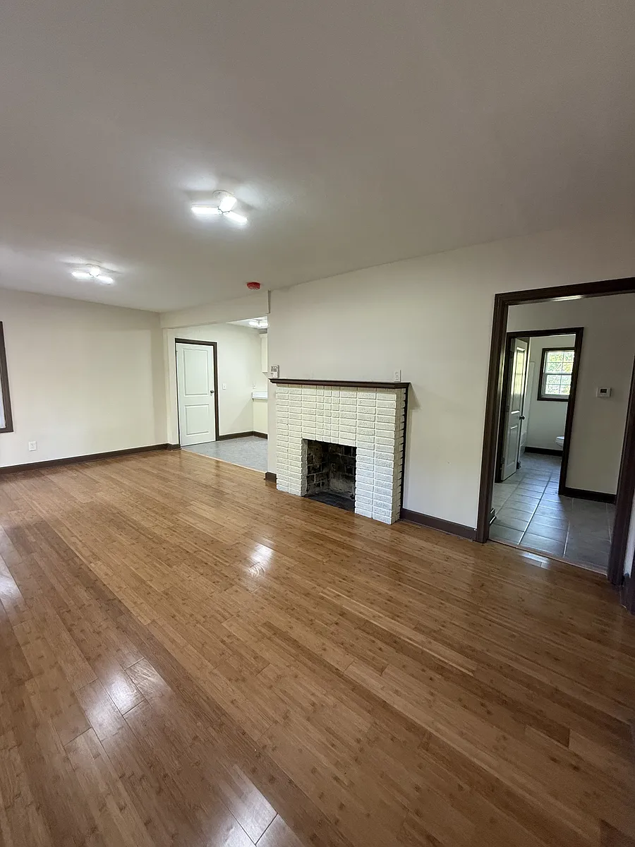 Building Photo - 617 8th Ave
