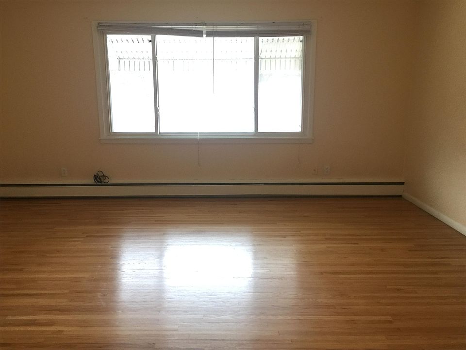2nd image of 1017 10th Ave N APT 7