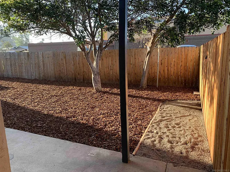 10343 Lunar Ln — Photo 16