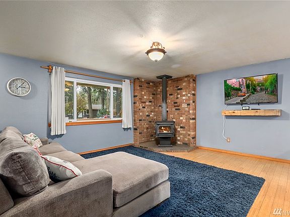 3rd image of 4911 Hemphill Dr SE