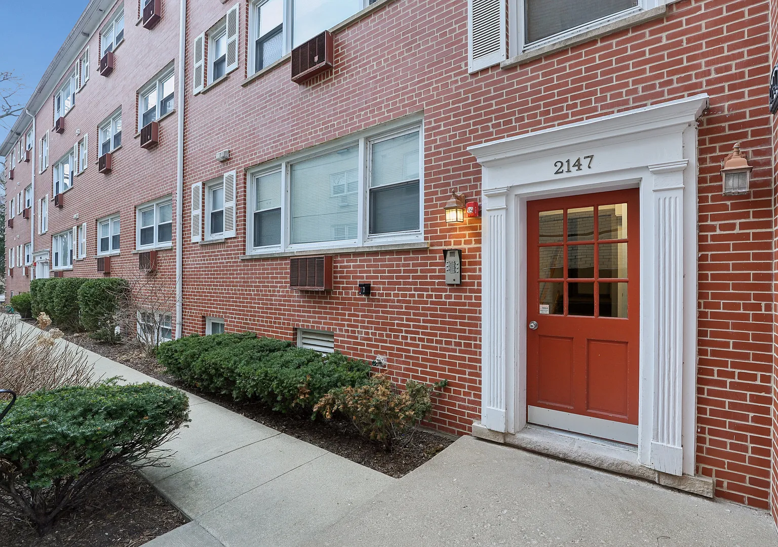 4 bed, $4,800 — Photo 2