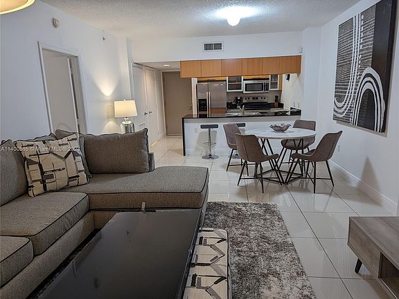 4th image of 1750 N Bayshore Dr APT 4904