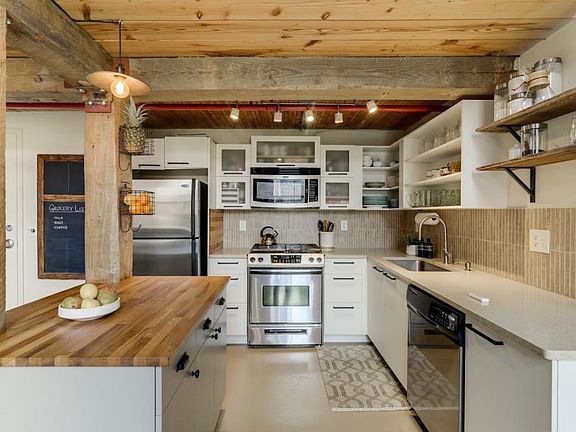 Completely renovated kitchen