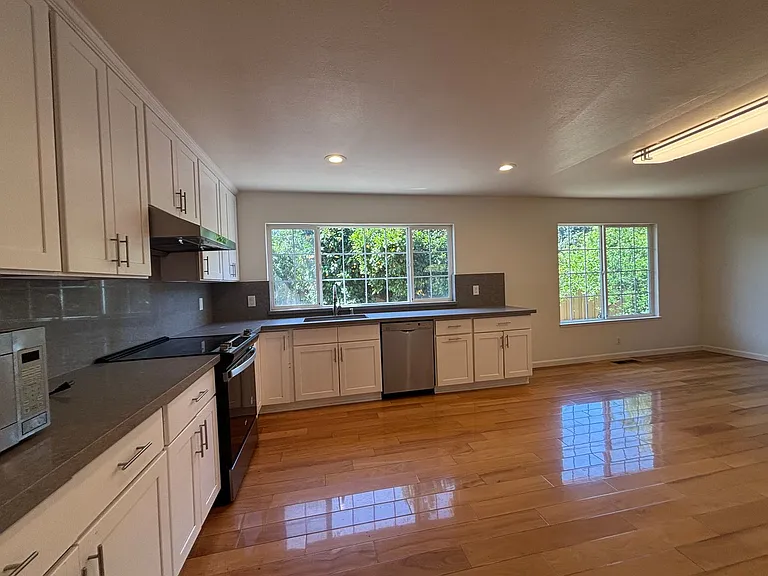 43090 Scofield Ct — Photo 6