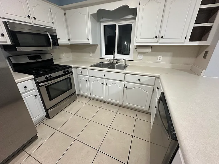 174 Treasure Palm Dr — Photo 6