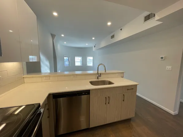 1406 Beacon St, Brookline, MA