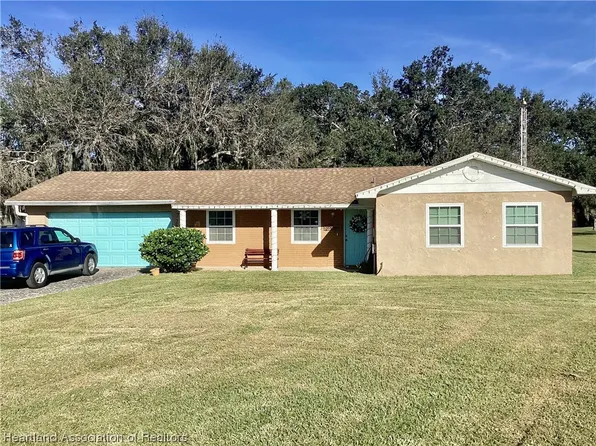 7225 Honeysuckle Dr, Sebring, FL 33876