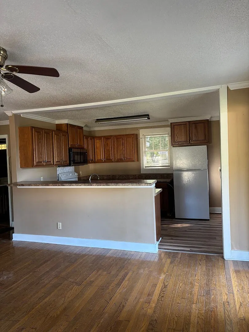 105 Dunn — Photo 2
