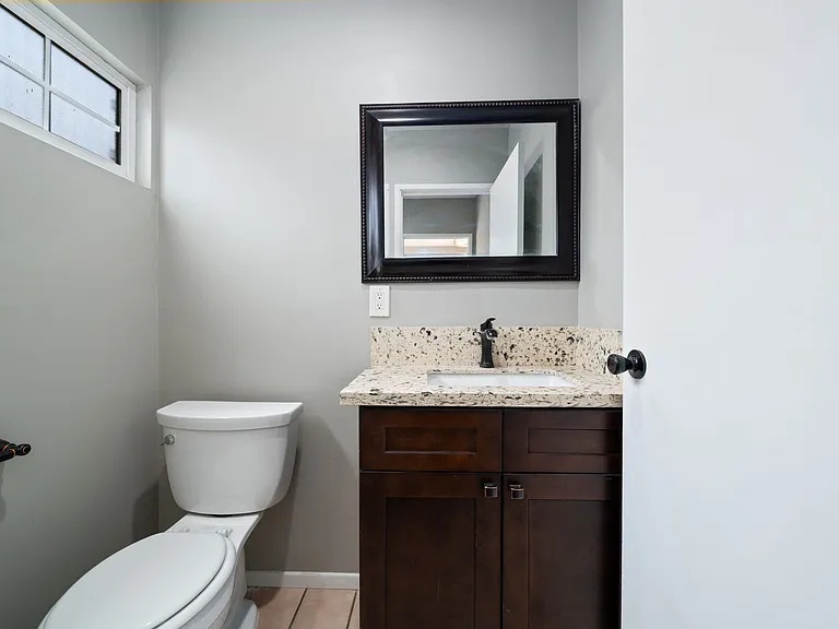 9310 Danby Ave — Photo 15
