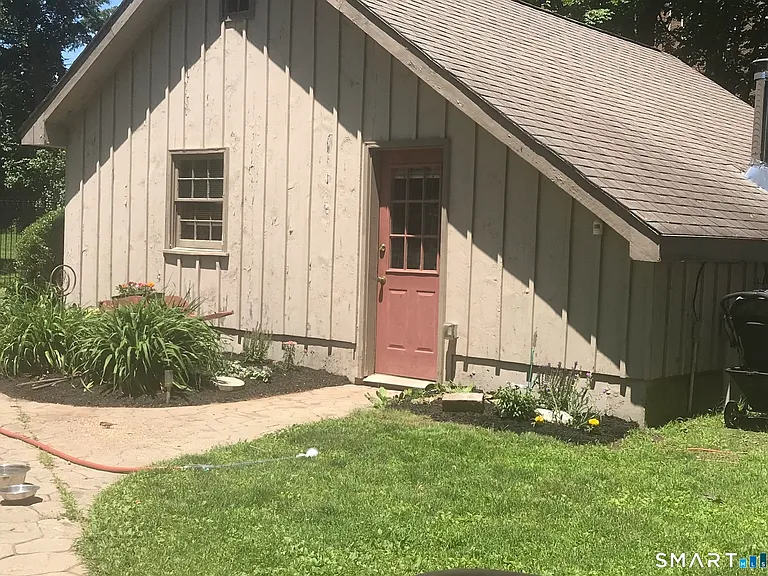 371 Prospect St — Photo 2