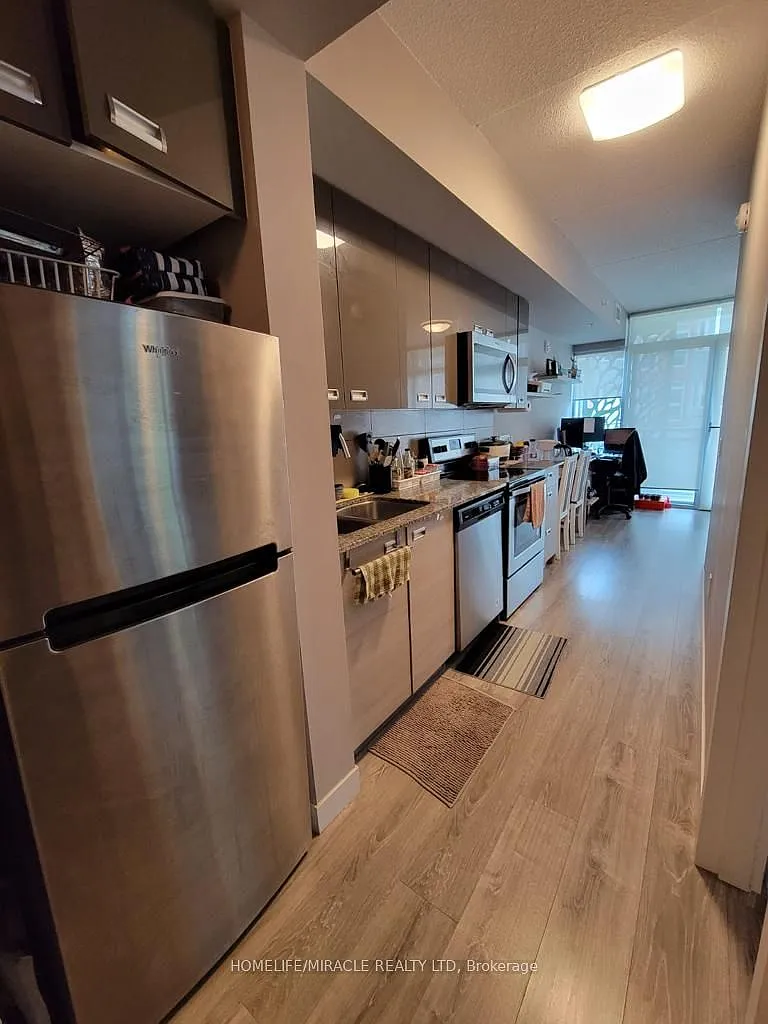250 Albert St — Photo 1