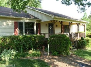 2057 Stewart Rd, Walnut Cove, NC 27052