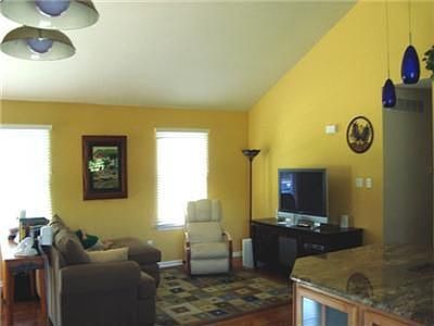 2nd image of 210 Wood St