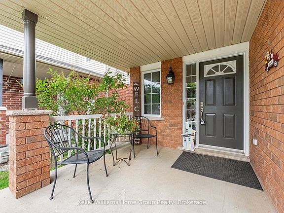 5th image of 479 Doon South Dr E