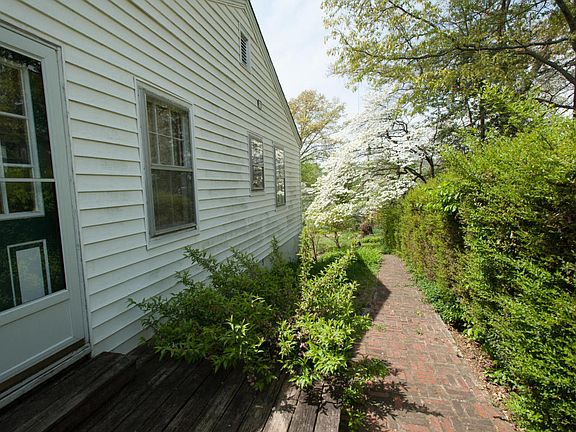 4th image of 905 E Churchwell Ave