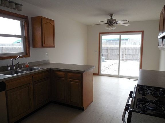 3rd image of 1185 Swan Dr