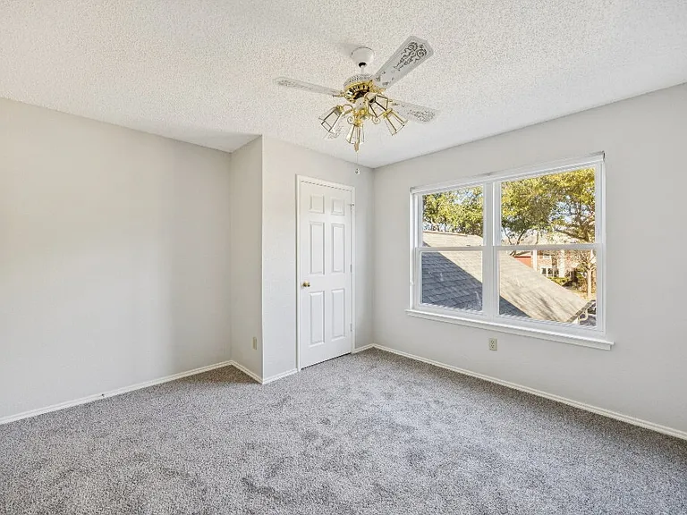 709 Bridget Way — Photo 27