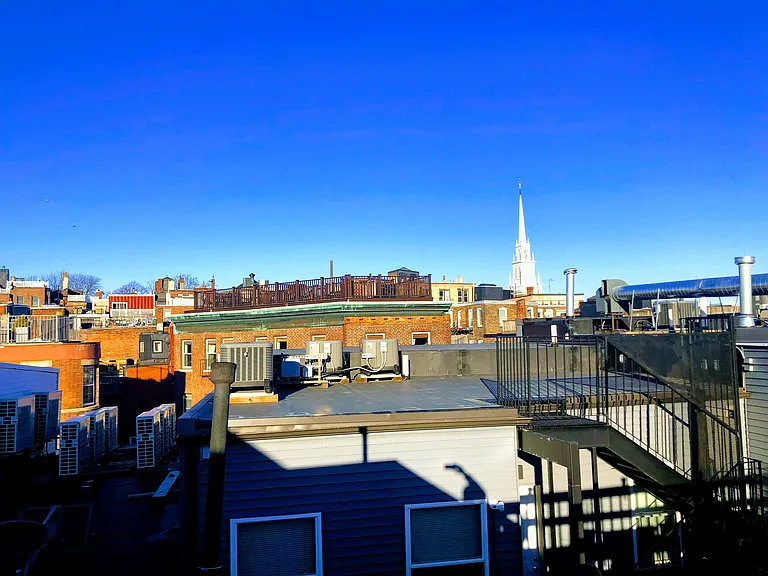 69 N Margin St — Photo 2