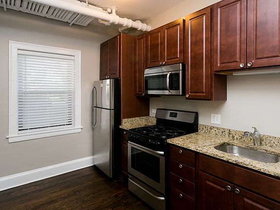 3rd image of 1835 W Winona St #G