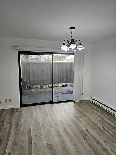 1055 N Capitol Ave Photo 1
