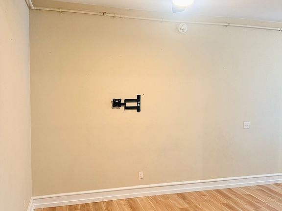 4th image of 151 N Fountain St #11573093