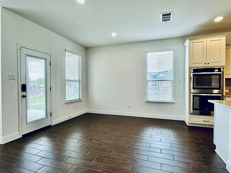 3308 De Torres Cir — Photo 7