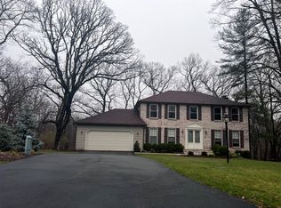 812 Twisted Oak Ct, Algonquin, IL 60102