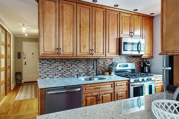 Sold by Keystone Realty USA Corp | media 35