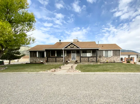 1061 S Copper Rd E, Stockton, UT 84071