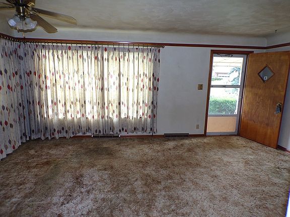 3rd image of 1480 N Lascerne Cir