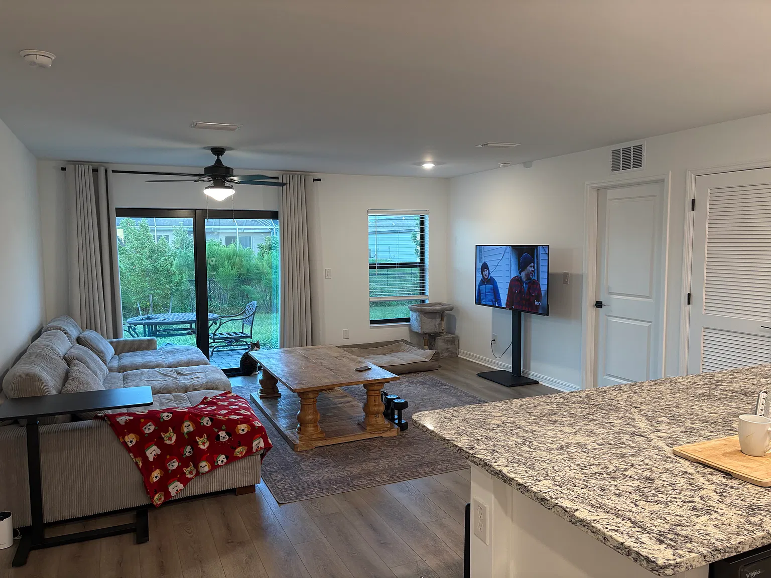 3 bed, 1148 sqft, $2,250 — Photo 2