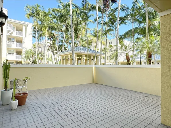 7578 SW 102nd St #104, Pinecrest, FL 33156
