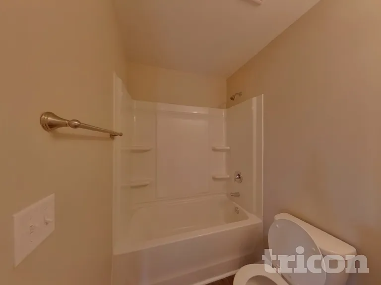 1035 Lonergan Cir — Photo 15