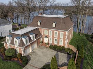 212 Woodlake Dr, Gallatin, TN 37066