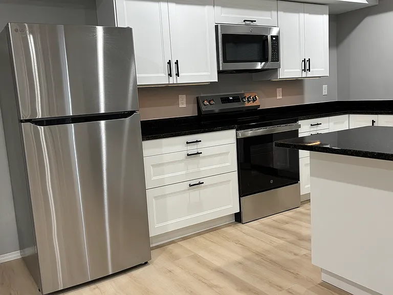 2717 E 32nd St #4 — Photo 5