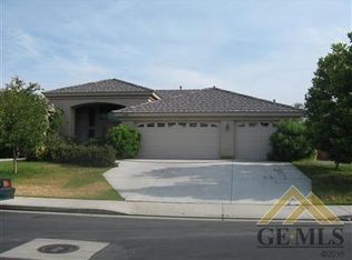 13206 Williamsburg Pl, Bakersfield, CA 93314