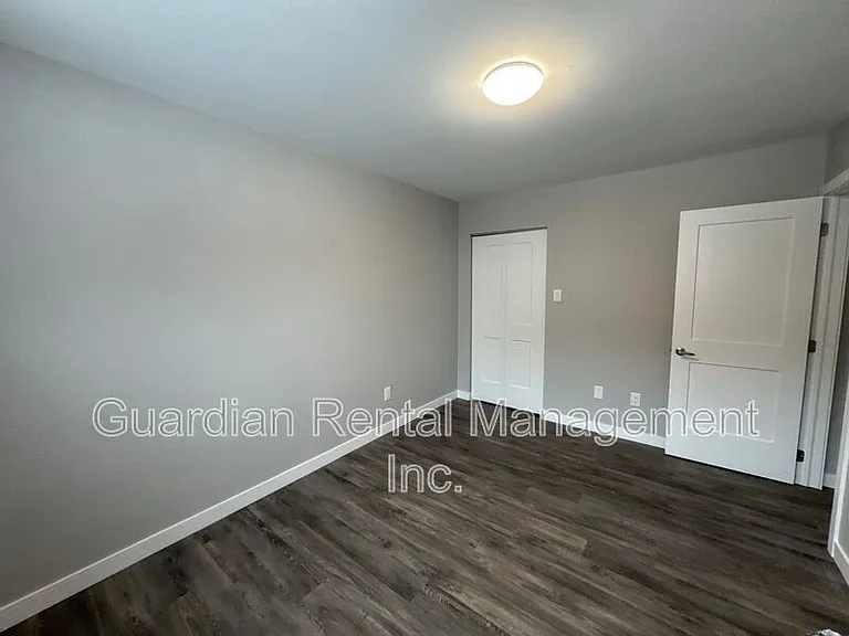 215 Langworthy St #7 — Photo 18