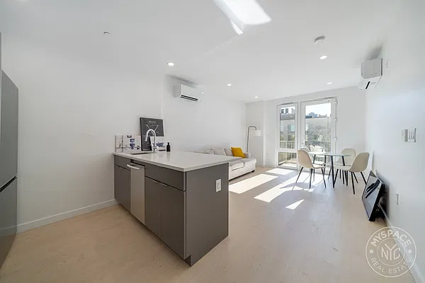 Kitchen, photo 1