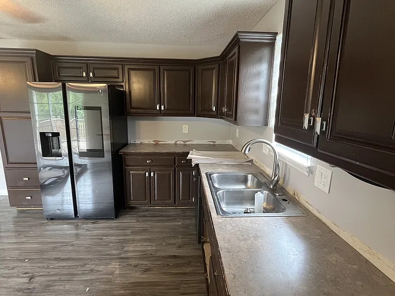 723 Iron Horse Dr — Photo 5