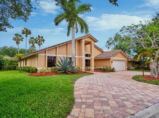 5256 NW 89th Dr, Coral Springs, FL 33067