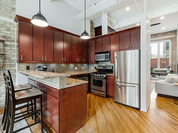 4th image of 601 Linden Pl APT 121