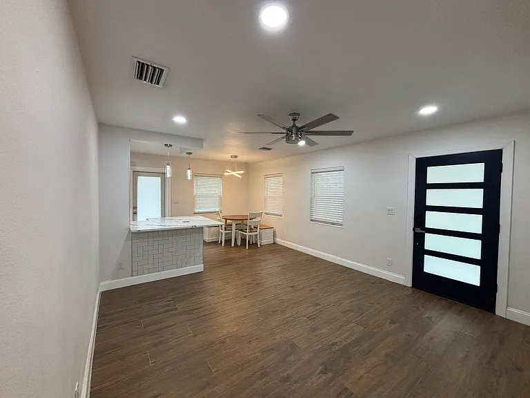 3911 W Rogers Ave — Photo 3
