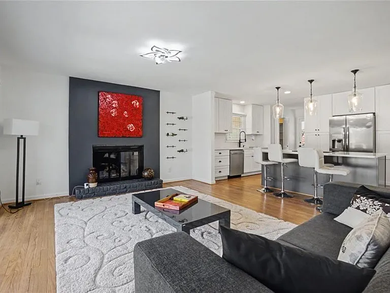 7330 Hunters Branch Dr NE — Photo 17