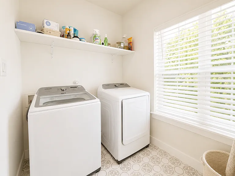 2218 Polk St — Photo 16